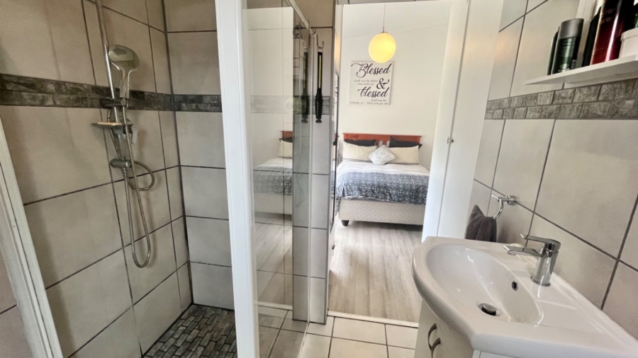 2 Bedroom Property for Sale in Island View Western Cape